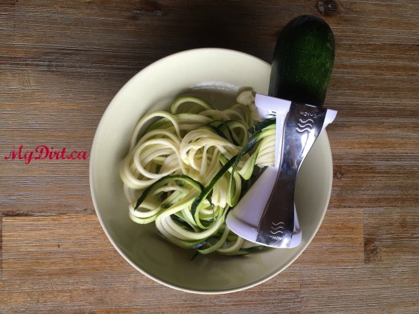 zucchini spaghetti and sauce